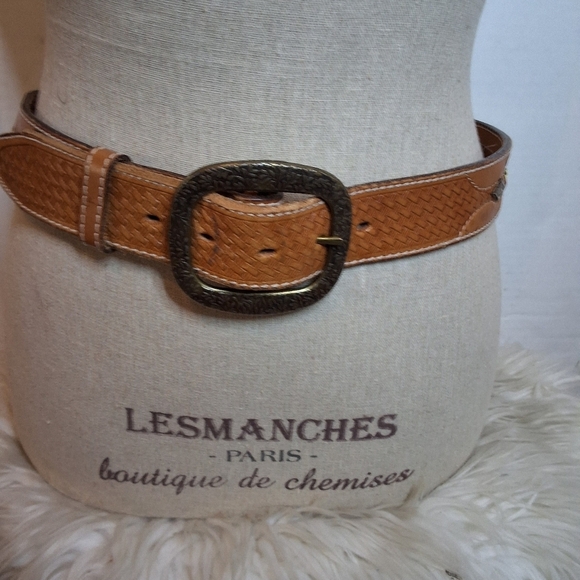 Hand Tooled Beaded Leather Belt with Brass Buckle M